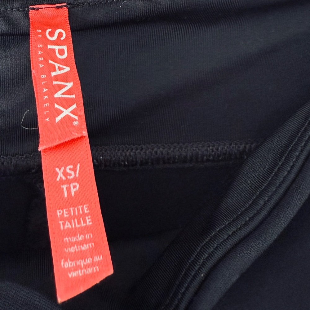 Spanx Ponte Ankle Leggings in Black - Picture 6 of 6